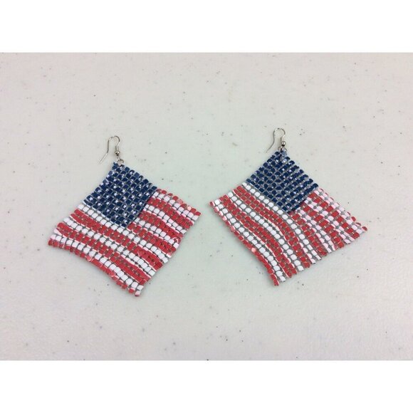 Patriotic USA American Flag Earrings - Picture 3 of 5